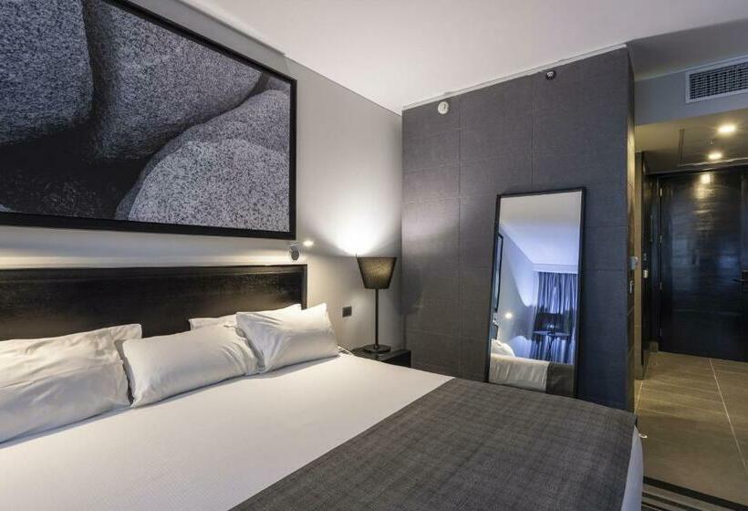 اتاق استاندارد با تخت بزرگ, Wyndham Santiago Pettra