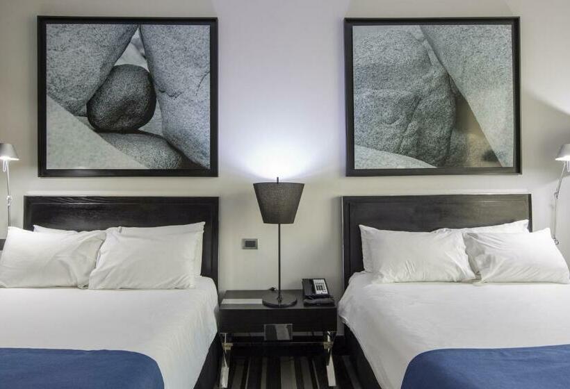 带2个双人床的标准工作室, Wyndham Santiago Pettra