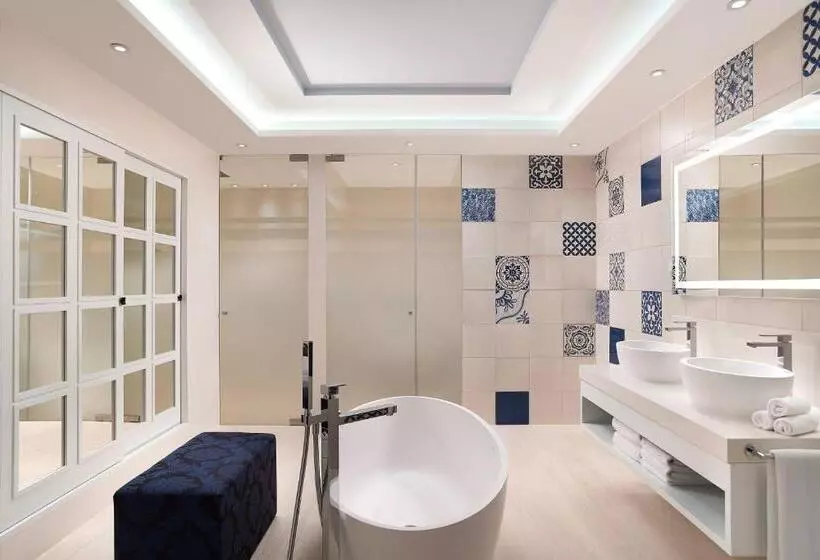 バルコニー付スイート, Pine Cliffs Hotel, A Luxury Collection Resort