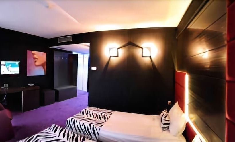 스탠다드 룸, Plaza V