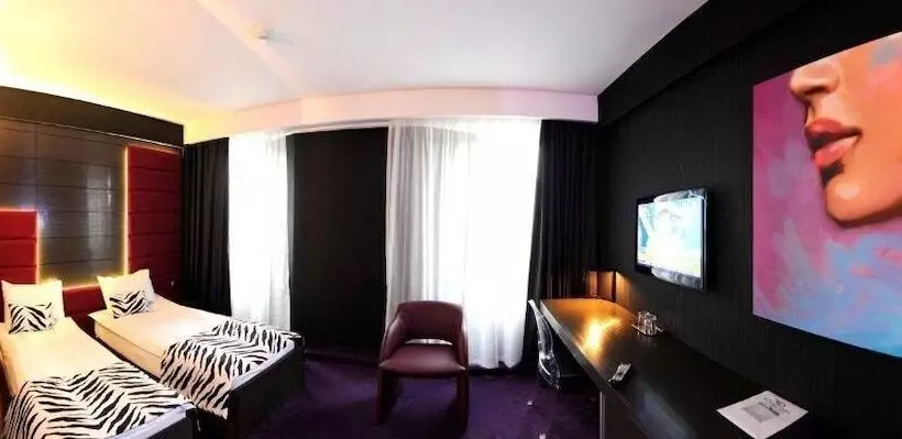 Standard-huone, Plaza V