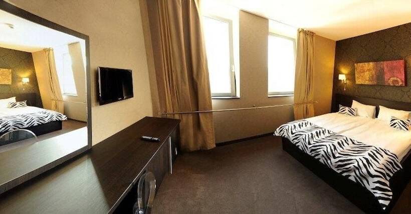 수피리어 룸, Plaza V