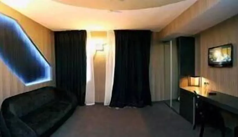 Executive-sviitti, Plaza V