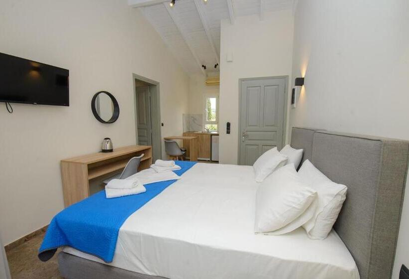 غرفة قياسية رباعية, Saint Spiridon