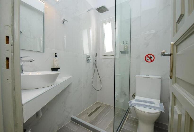 غرفة قياسية, Saint Spiridon