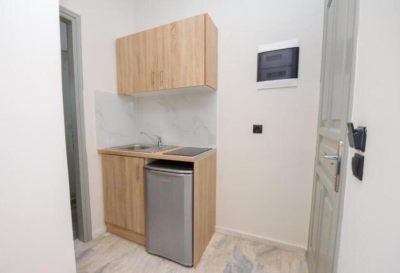 غرفة قياسية, Saint Spiridon