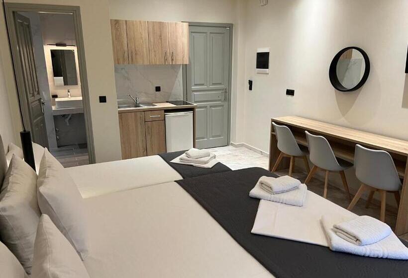 غرفة قياسية ثلاثية, Saint Spiridon