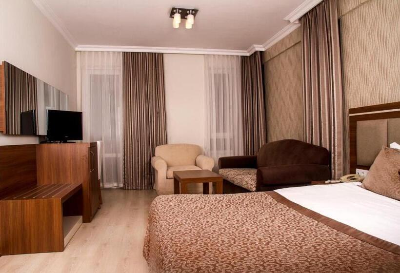 اتاق استاندارد با چشم‌انداز, The Corner Park