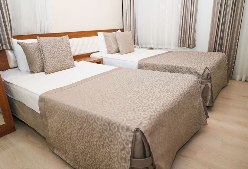 اتاق استاندارد با چشم‌انداز شهر, The Corner Park