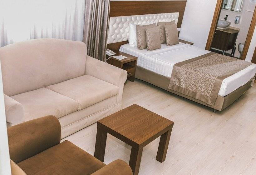 اتاق استاندارد با چشم‌انداز شهر, The Corner Park