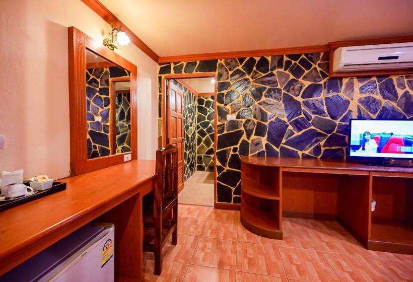 スーペリアールーム, Tiger Complex