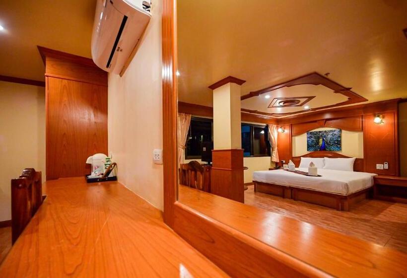 デラックスルーム, Tiger Complex