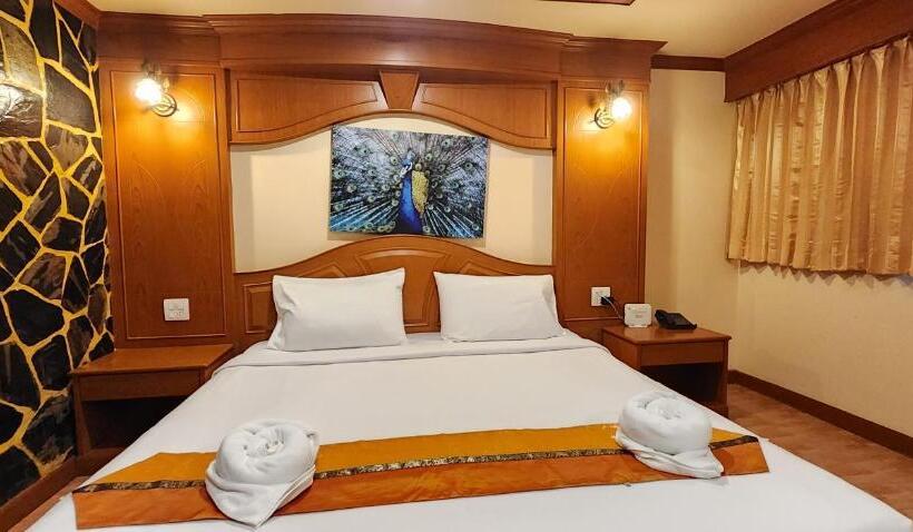 デラックスルーム, Tiger Complex