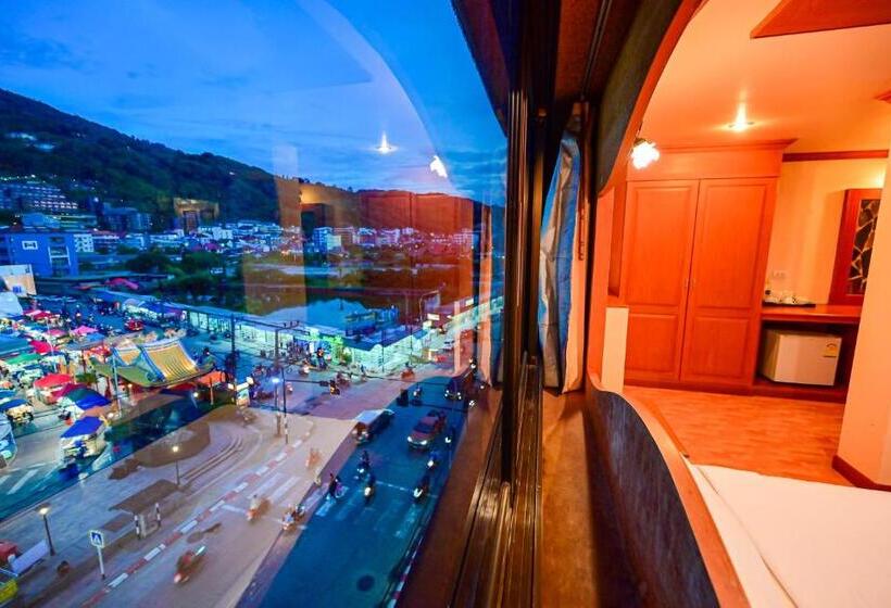 スーペリアールーム, Tiger Complex