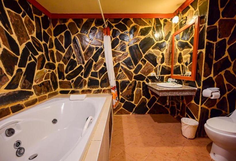 デラックスルーム, Tiger Complex