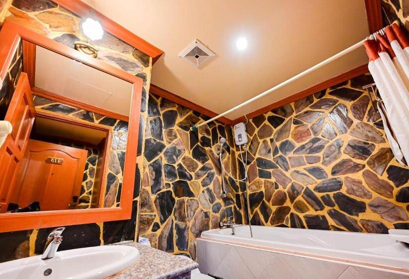 デラックスルーム, Tiger Complex