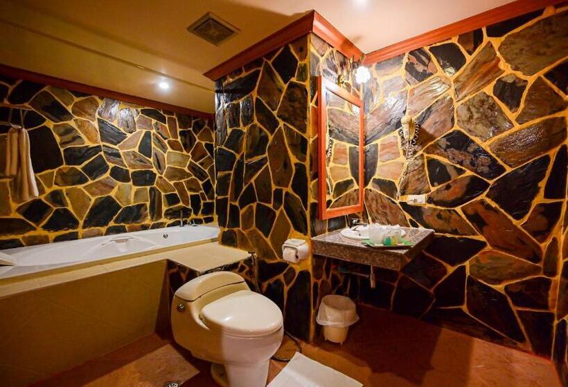 スーペリアールーム, Tiger Complex