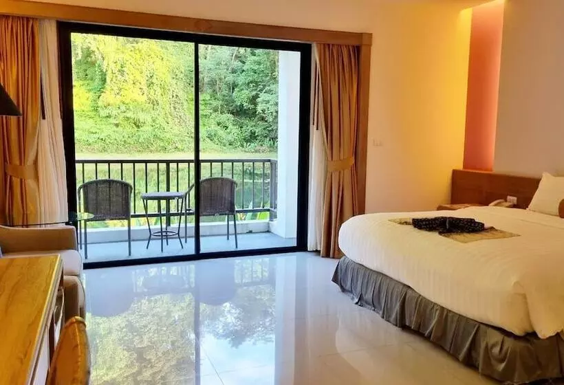 デラックスルーム, Tinidee Golf Resort Phuket   Sha Extra Plus