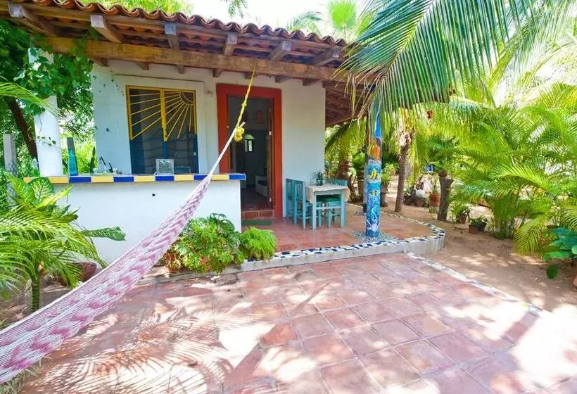 بانگلوی استاندارد, Villa Mozart Y Macondo