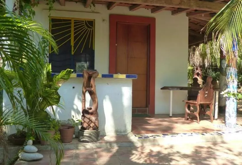 بانگلوی استاندارد, Villa Mozart Y Macondo