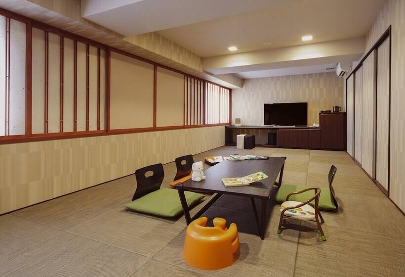 اتاق خانوادگی, Village Kyoto