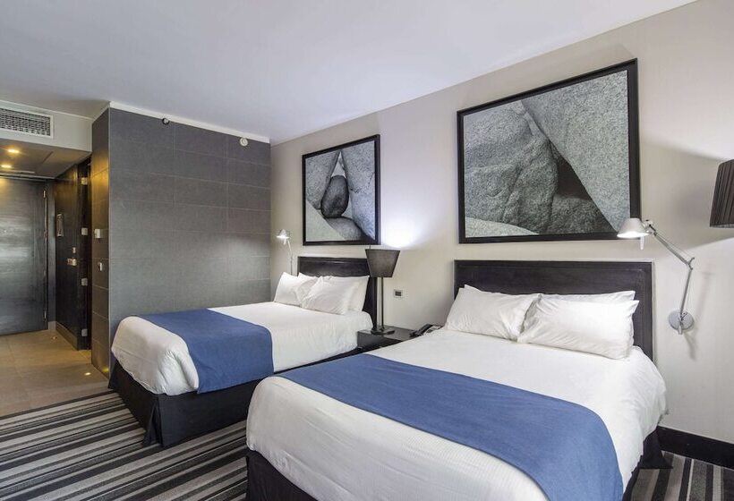 带2个双人床的标准工作室, Wyndham Santiago Pettra