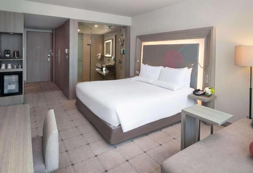 キングサイズベッドのスーペリアルーム, Novotel Bangkok Platinum Pratunam