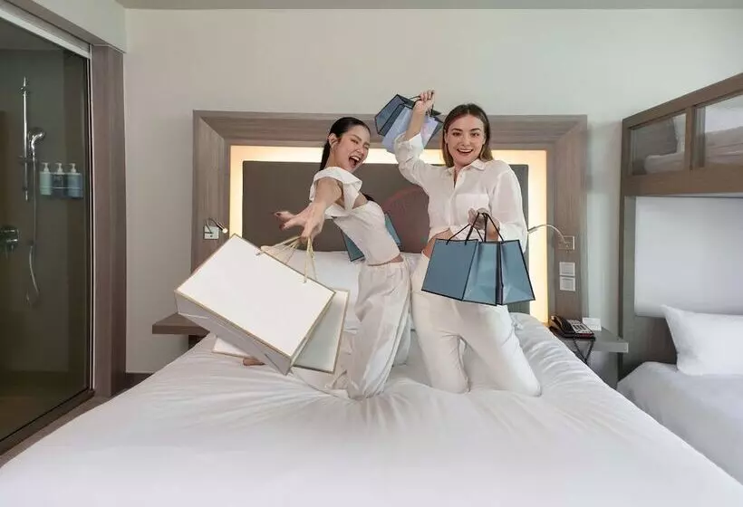 Perhehuone, Novotel Bangkok Platinum Pratunam