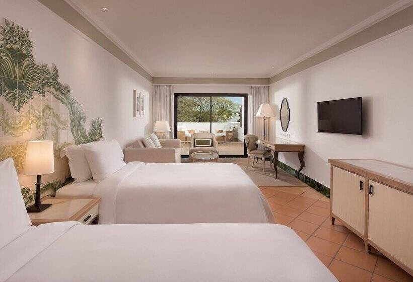 Quarto deluxe vista mar com balcao, Pine Cliffs Hotel, A Luxury Collection Resort