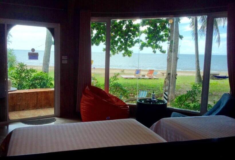 اتاق لوکس با چشمانداز دریا, Ban Tawansongfa