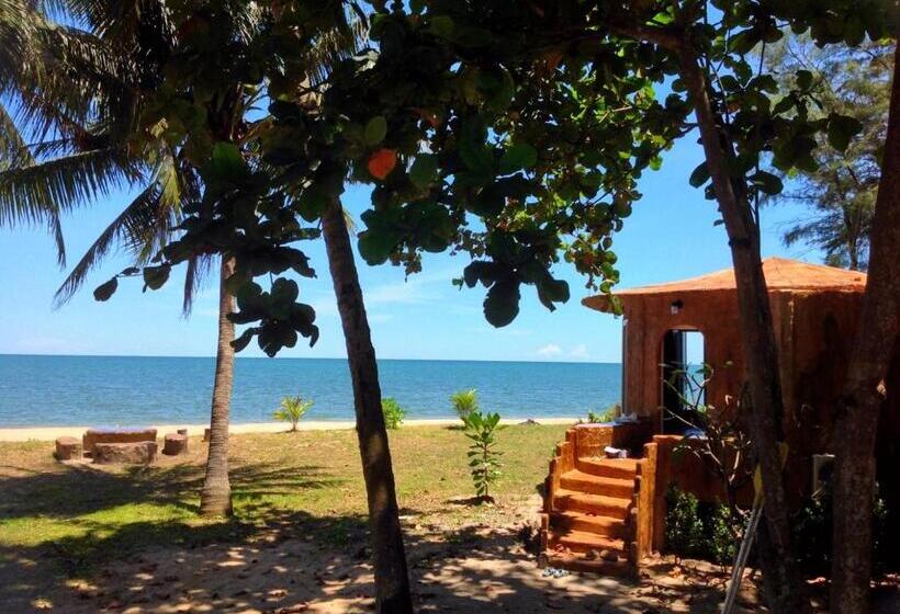 اتاق لوکس با چشمانداز دریا, Ban Tawansongfa