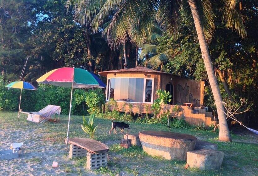 اتاق لوکس با چشمانداز دریا, Ban Tawansongfa