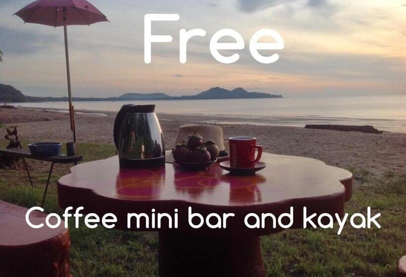 اتاق استاندارد با چشمانداز دریا, Ban Tawansongfa