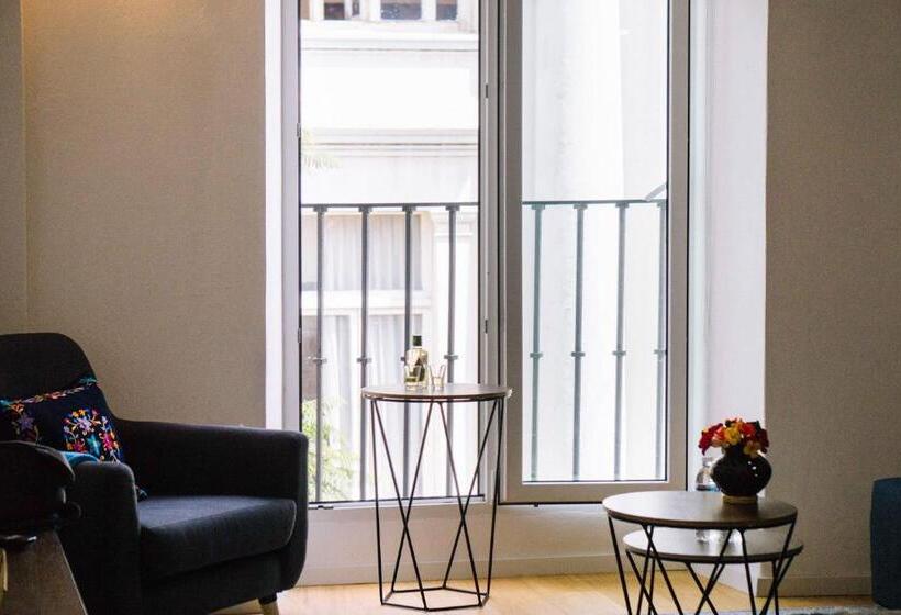 Apartamento 1 Dormitório com Sacada, Myplace Zocalo