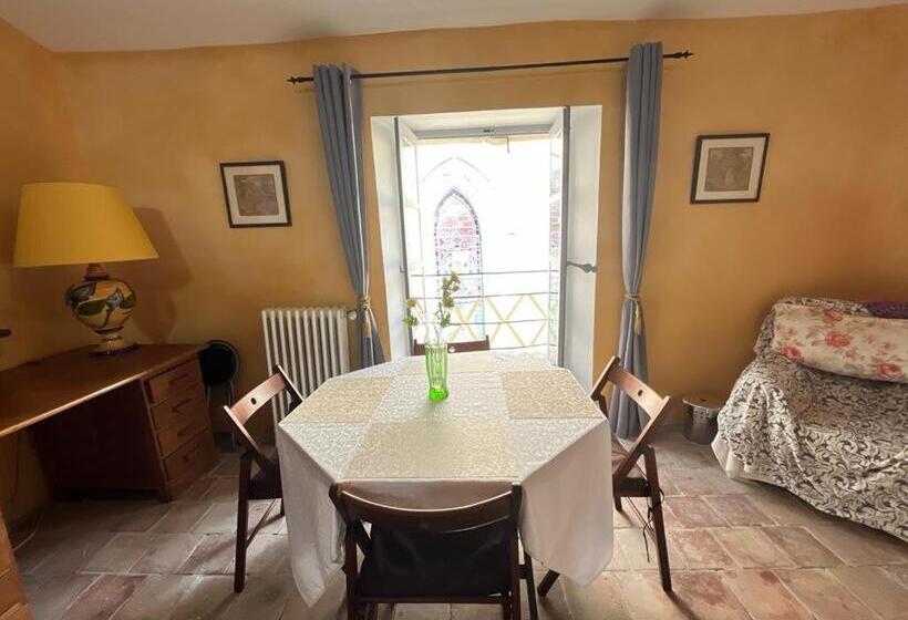 جناح ديلوكس, Xvi Century Mansion