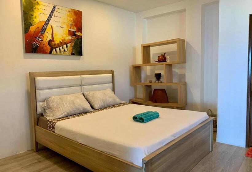 דירת חדר נוף לים, Castaway Surf Retreat 1