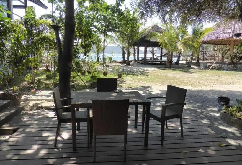 デラックストリプルルーム, Castaway Surf Retreat 1