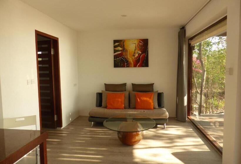 דירת חדר נוף לים, Castaway Surf Retreat 1