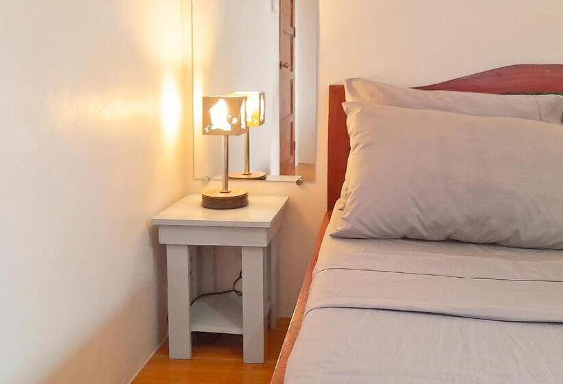 اتاق استاندارد با بالکن, Smak S