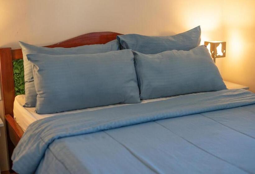 اتاق استاندارد با بالکن, Smak S