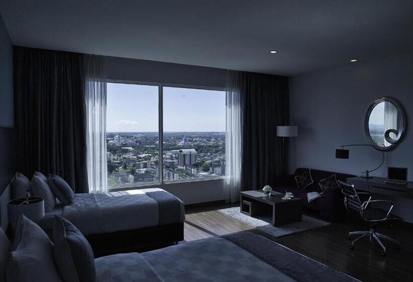 이그제큐티브 룸, Pullman Kuching