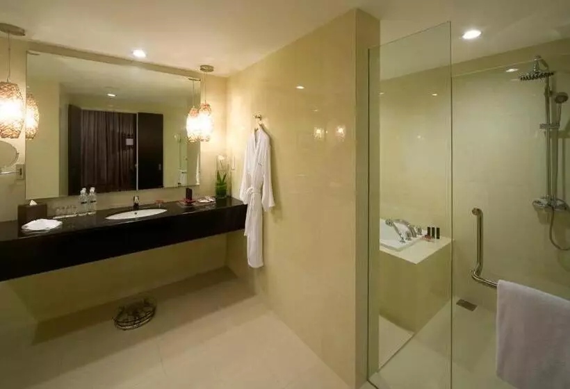 Executiverum King Size Säng, Pullman Kuching