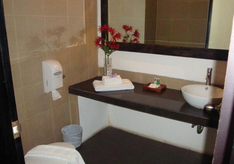 Номер Superior Вид на Бассейн, Puri Maharani Boutique