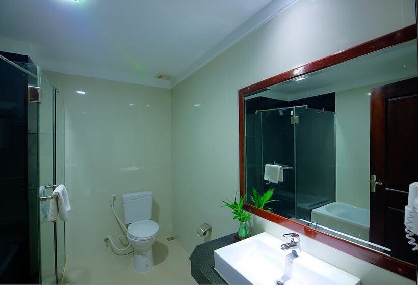 غرفة عائلية, Starry Angkor