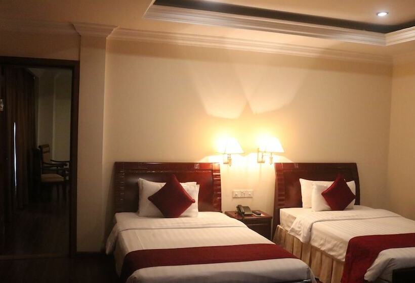 Family Room, Starry Angkor