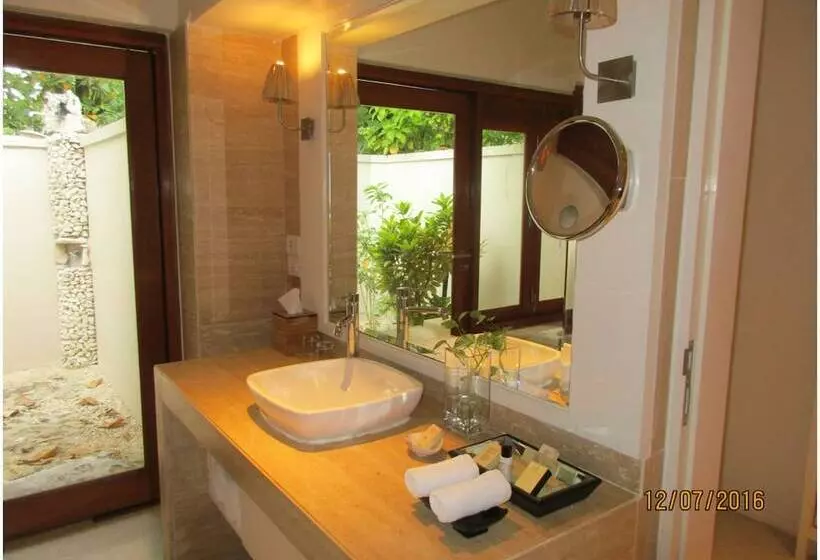 ویلای لوکس 1 خوابه, Taj Coral Reef Resort & Spa