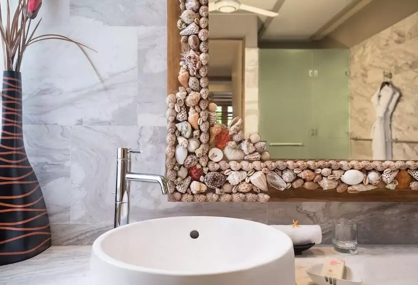 سوئیت ریاست جمهوری 2 خوابه, Taj Coral Reef Resort & Spa