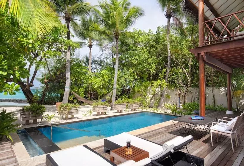 سوئیت ریاست جمهوری 2 خوابه, Taj Coral Reef Resort & Spa