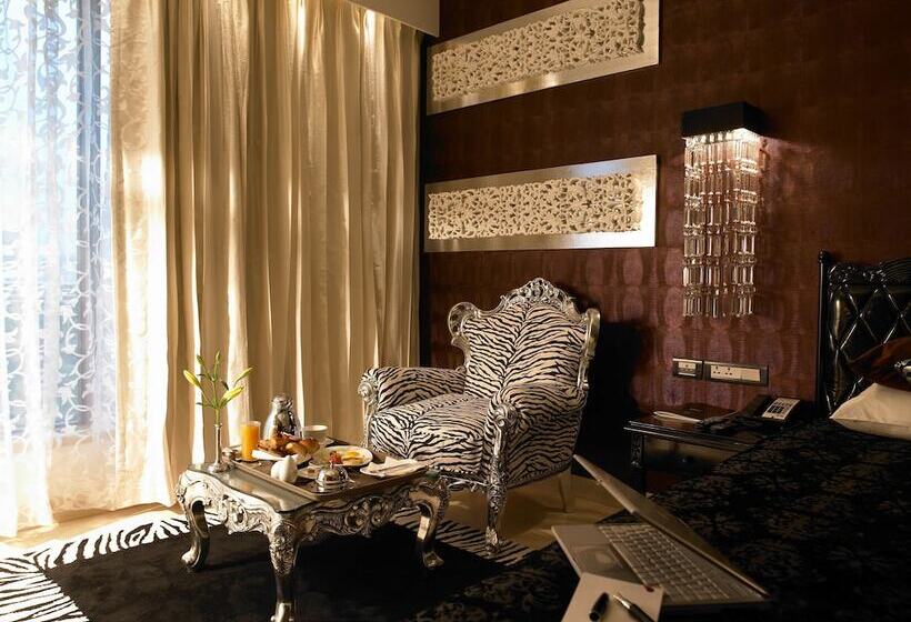 اتاق کلاب, The Zuri Whitefield, Bangalore