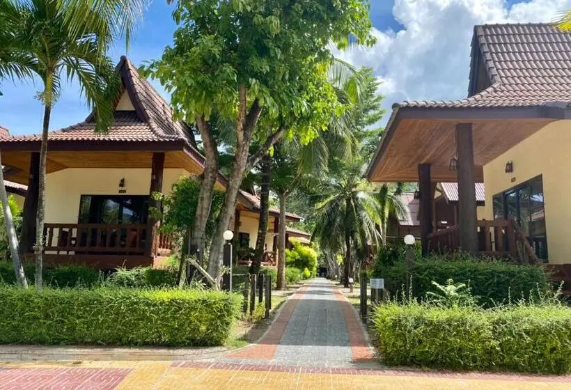 ویلای لوکس 1 خوابه, Phi Phi Villa Resort